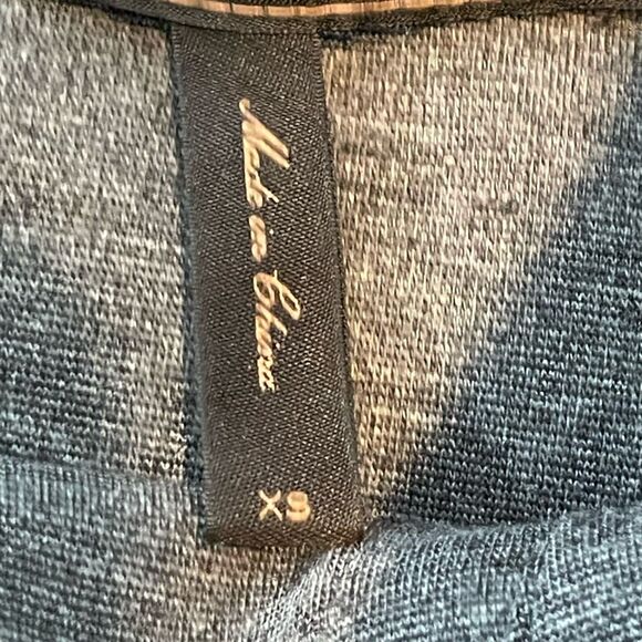 BCBG MaxAzria Pencil Skirt Gray Black Stretch‎ Knit Mini Zipper Detail XS - Picture 5 of 8